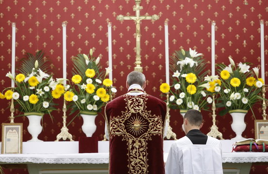 Traditionalist Mass, Bievres, Essonne, France