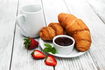 breakfast with croissants