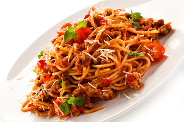 Pasta with meat, tomato sauce and vegetables 