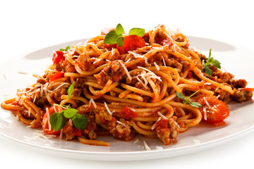 Pasta with meat, tomato sauce and vegetables 