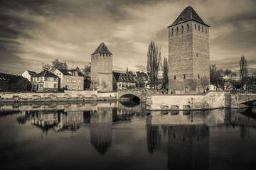 Paesaggio in bianco e nero di Strasburgo in Alsazia, Francia