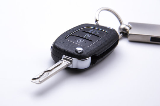 black car key white bacground