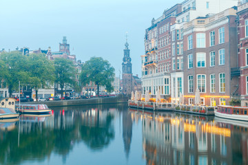 Obraz premium Amsterdam. City Canal at dawn.