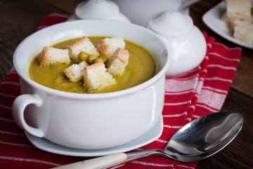 Cream soup with canned pea soup with croutons.