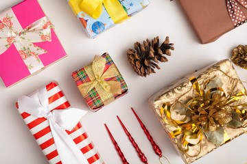 Fototapeta premium Gift on tablet.