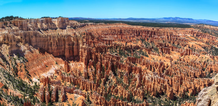 Panoramic view of Bryce Canyon National Park amphitheater.