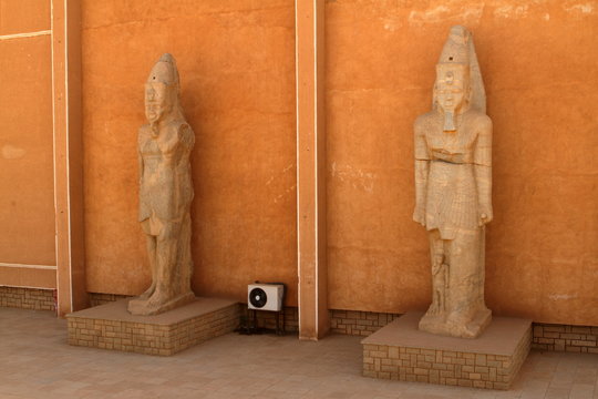 Pharaonen Statuen in Khartum