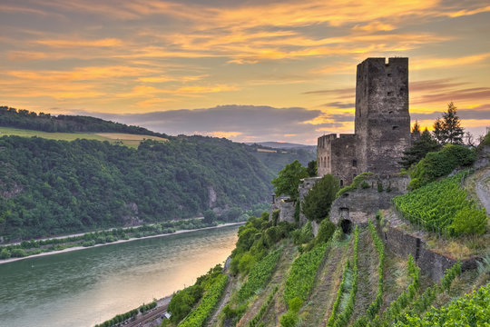 Burg Gutenfels, and River Rhine, Rhineland Palatinate, Germany