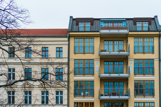 detailed view of old and modern row houses at berlin