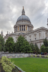 Fototapeta premium LONDON, ENGLAND - JUNE 17 2016: Amazing view of St. Paul Cathedral in London, Great Britain
