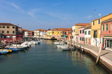 Obraz na płótnie Canvas View of a Venetian canal during day time. Venice, Italy.
