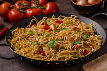 Chinese noodles chicken