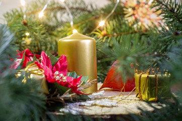 dekoracja świąteczna choinka na stole wigilijnym