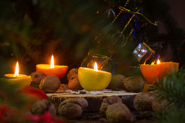 Obraz na płótnie Canvas stół wigilijny, dekoracja świąteczna bożonarodzeniowa ze świecami, Christmas decorations