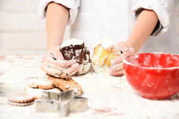 Obraz na płótnie Canvas male hands of cook chef