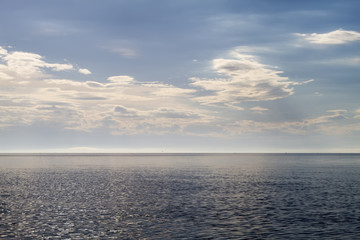 Fototapeta premium Beautiful clear sky and water of ocean