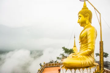 Photo sur Plexiglas Bouddha statue de bouddha doré