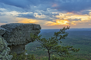 Naklejka premium Sunset At Cheaha Overlook 4