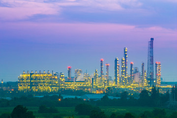 Fototapeta premium Oil refinery industrial plant with sky