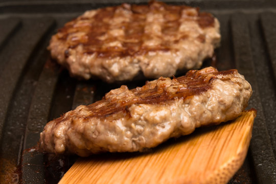 process of preparation of minced meat on the grill