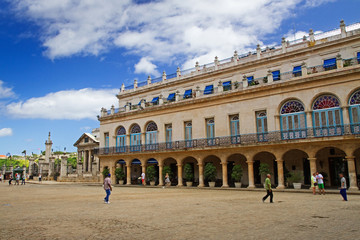 Fototapeta na wymiar plaza de armas, historic square in havana, cuba