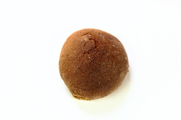 cakes made from rice flour and brown sugar are favored by children in Indonesia named 