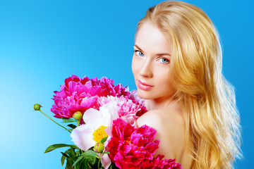 Fototapeta premium girl with bouquet