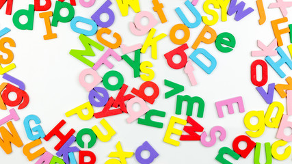 Fototapeta premium Magnetyczny bałagan alfabetyczny na tablicy