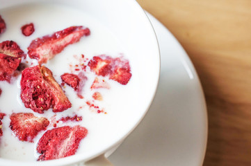 strawberry freeze dry and milk