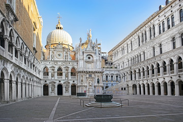 Fototapeta na wymiar courtyard of the Doges Palace, Venice, Italy