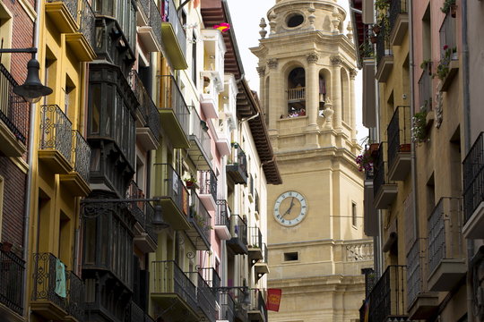 Cathedral Santa Mar�&Otilde;a la Real (Royal Saint Mary) street scene in Calle de Curia, Pamplona, Navarre, Spain
