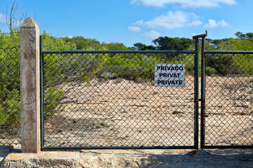 Private Label in the background wood