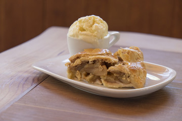 Apple Pie A La Mode