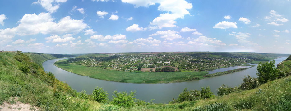 Tipova, Republik Moldau. Panorama von Schleife des Dnister im Sommer.