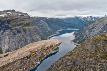 Fototapeta na wymiar View of the Trolltunga rock (Troll's Tongue rock) without people. The famous place in the Norwegian mountains