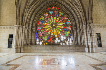 Polychrome stained glass at the interior of  the Church of Basilica del Voto Nacional  in Quito, Ecuador  - obrazy, fototapety, plakaty