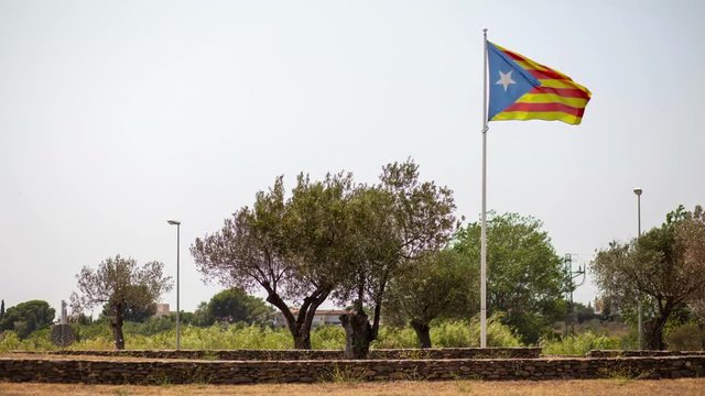 Katalanische Flagge in Katalonien in Spanien, Cadaques, Barcelona Nordspanien 
