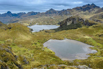 Naklejka premium Toreadora and Chica Toreadora lake in Cajas National Park, Ecuador