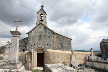 Fototapeta na wymiar Saint Pantaleon church and cemetery France