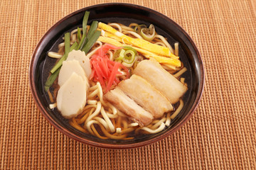 沖縄料理の沖縄そば
