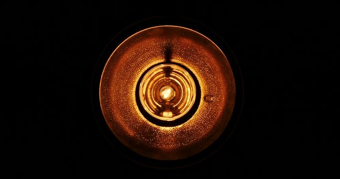 Studio light being gradualy turn on and off.