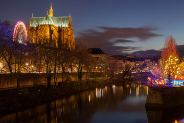 Fototapeta na wymiar Ville de Metz by night - Noel 