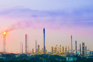 Obraz na płótnie Canvas Oil refinery industrial plant with sky