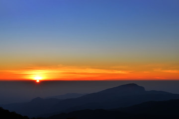 Obraz premium Sunrise Scenic Overlook Doi Hua Tiger Forest Highlands at Doi Inthanon .,thailand.