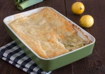 Chicken baked with leek and pastry