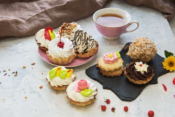 Different cakes composition