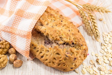 whole wheat bread with walnuts