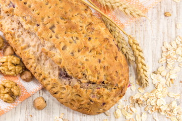 whole wheat bread with walnuts