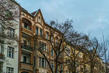 Fototapeta premium wonderful and old row houses at berlin street