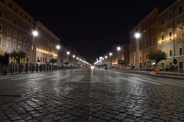 Fototapeta na wymiar Notturno in Via della Conciliazione